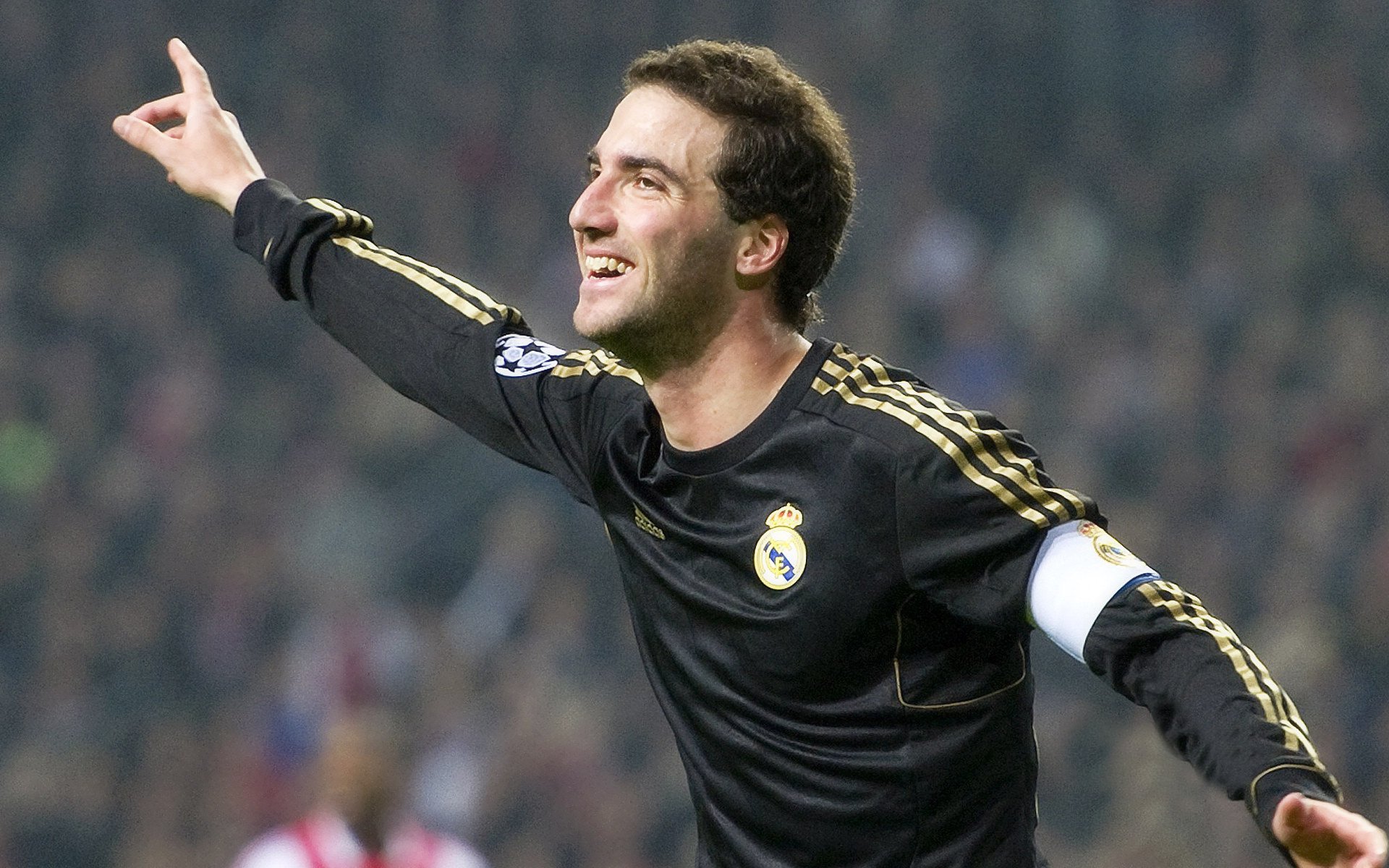 易游欧洲杯官方合作伙伴-切尔西不断突破！，Karsa连续十场比赛得分超过晋级下一阶段赛场气氛高涨