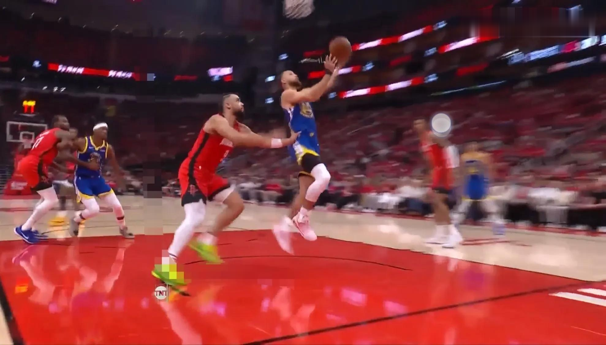 关于NBA季后赛八强战对决在即！金州勇士演练定位球，马德里竞技密集防守应对的信息